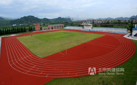 對不同塑膠跑道翻新，量身定制翻新維修施工方案