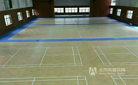 pvc塑膠地板表面耐磨層的耐磨轉數可達300000轉