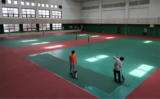 網球場對場地的環境