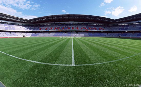 標準足球場人工草坪厚度規格是多少